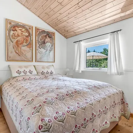 Vakantiehuis Svenne - 600m From The Sea By Interhome