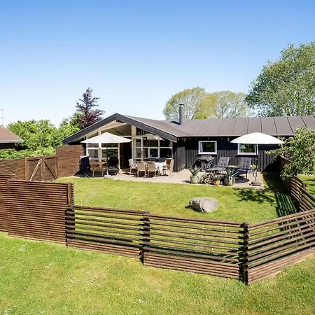 Nyaraló Svenne - 600m From The Sea By Interhome Stege